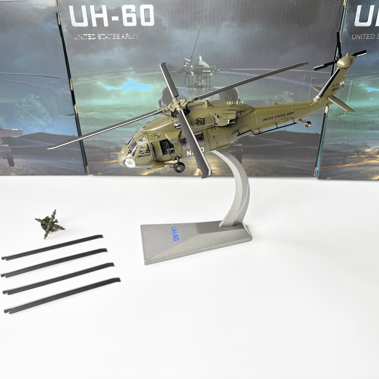 Model Kit Helicopter - เฮลิคอปเตอร์ UH-60 แบล็คฮอว์ก สเกล 1/72 ของสหรัฐฯ