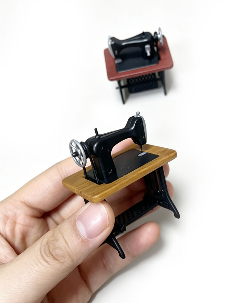 ตุ๊กตาจักรเย็บผ้าขนาดจิ๋ว 1:12 - Model Kit Vintage บทวิจารณ์และราคา