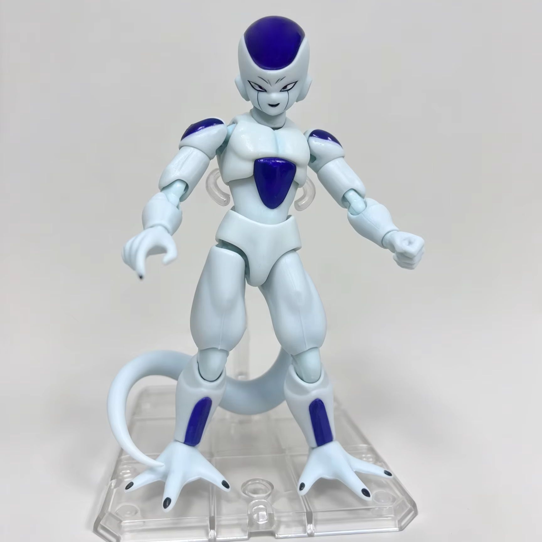 ฟิกเกอร์แบนได SHF ดราก้อนบอล ฟ - Model Kit Frieza บทวิจารณ์และราคา