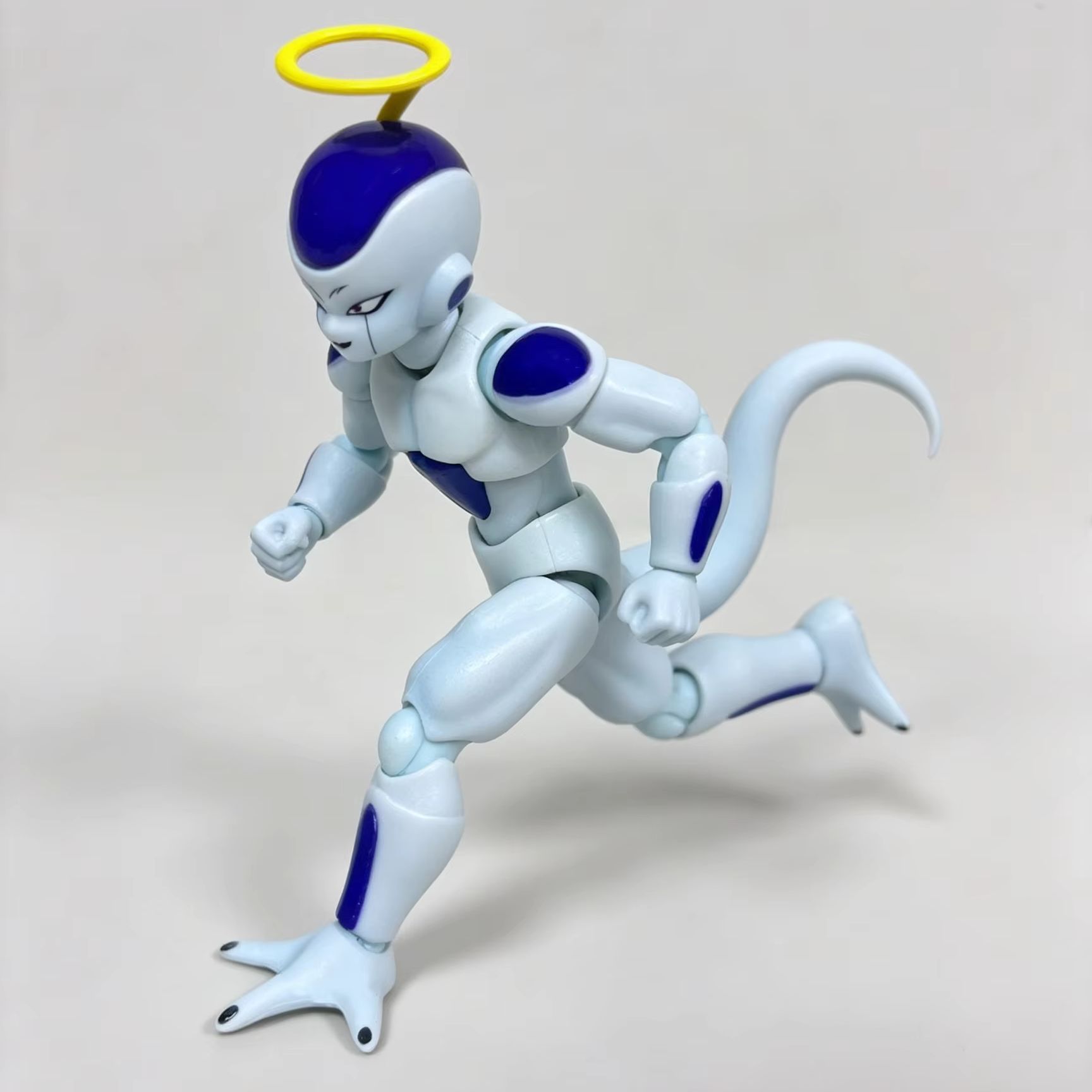 ฟิกเกอร์แบนได SHF ดราก้อนบอล ฟ - Model Kit Frieza บทวิจารณ์และราคา