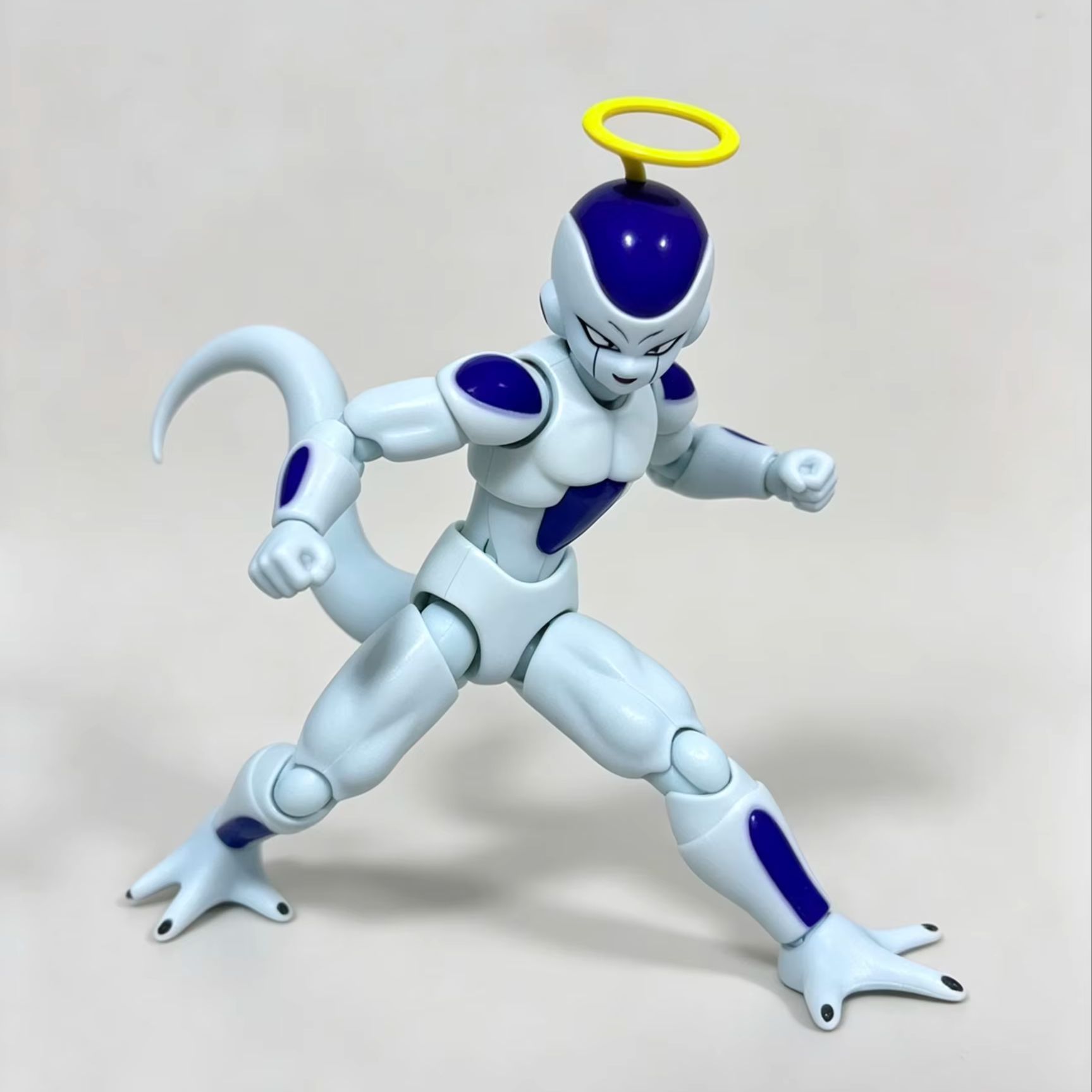 Bandai S.H.Figuarts Dragon Bal - Model Kit Frieza บทวิจารณ์และราคา